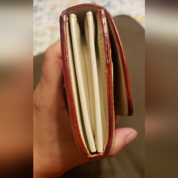 Louis Vuitton wallet - Picture 13 of 17